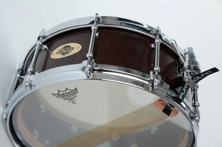 Wenge-Snaredrum Snare-Drum mit dunklem Holzfinish, verchromter Hardware
